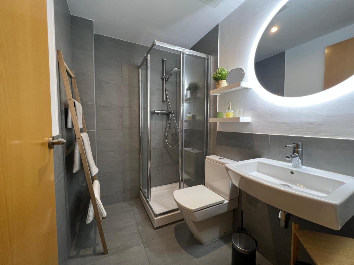 Cozy Apartment Well-Located In Terrassa, Barcelona Luaran gambar
